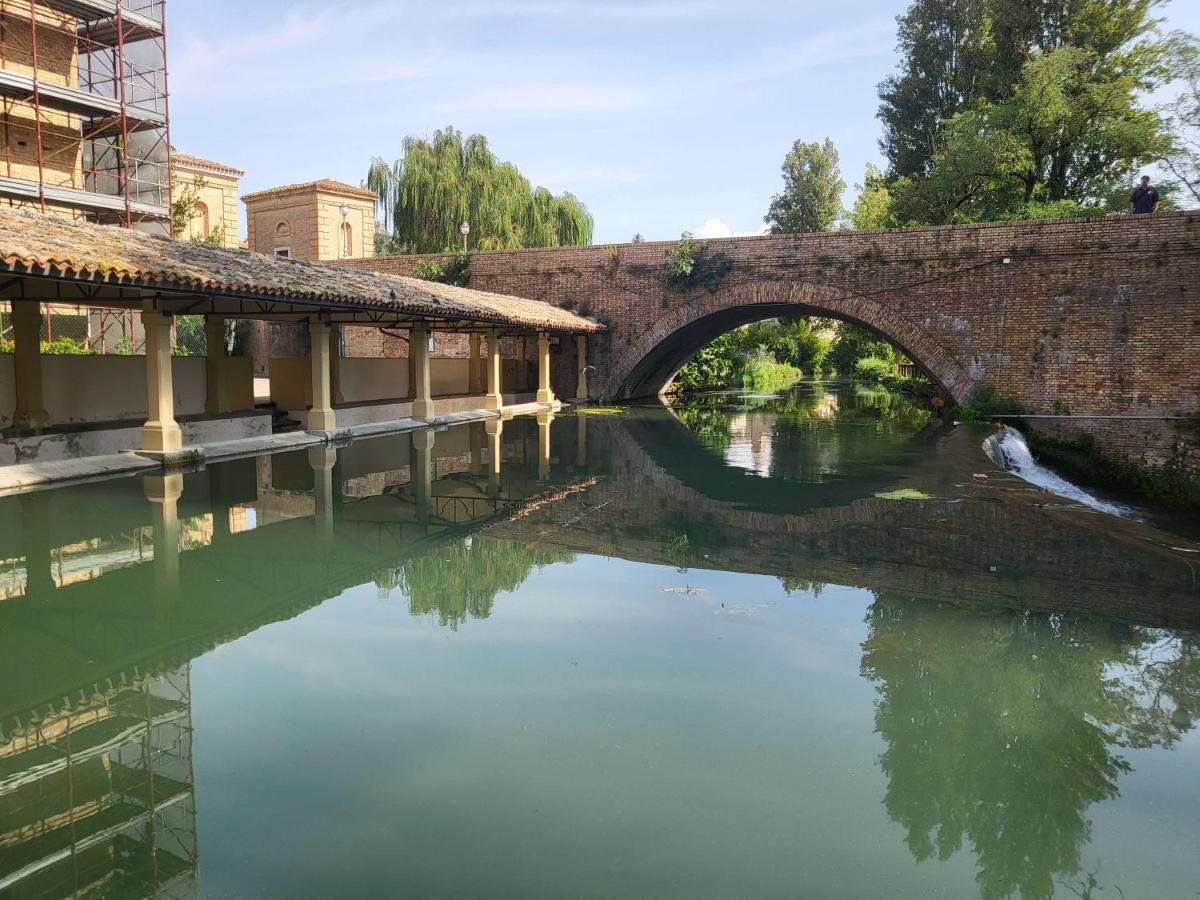 Appartamento Davanti Al Porto Romano Bevagna Exterior photo